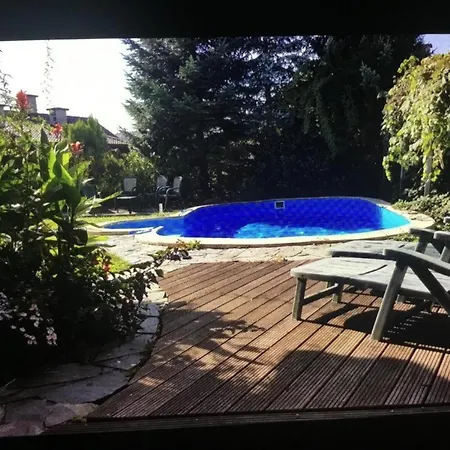 In Guest - Lovely With Barbecue Terrace And Free Parking On Premises *